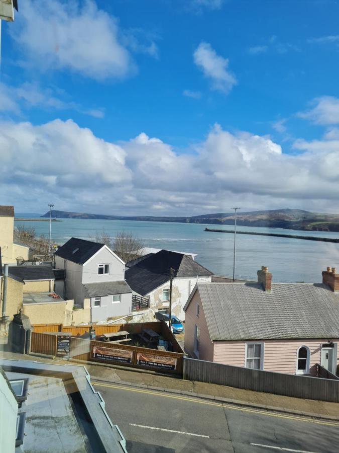 Hotel The Hope And Anchor Goodwick Zewnętrze zdjęcie