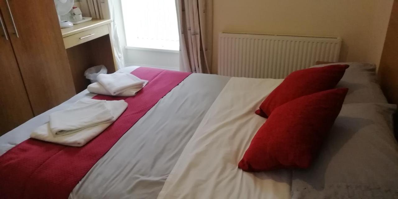 Hotel The Hope And Anchor Goodwick Zewnętrze zdjęcie
